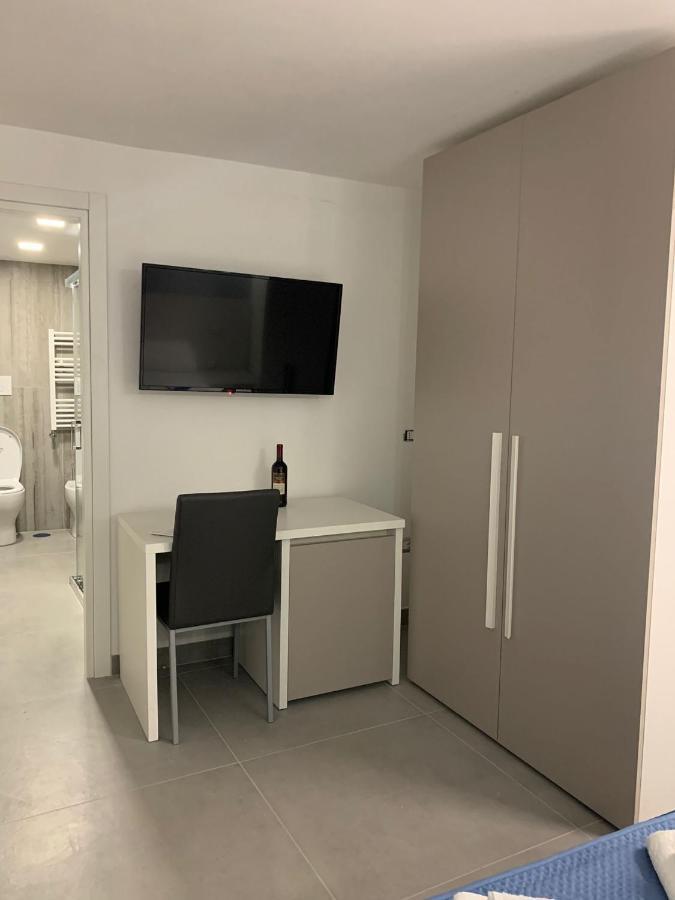 3 Rooms Chiaia Neapel Exterior foto